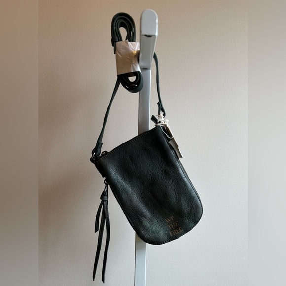 NWT We The Free Wyatt Crossbody Forest Green Leather - Picture 1 of 7